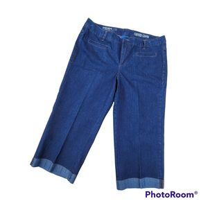 Avenue Denim Lite Cuffed Capri